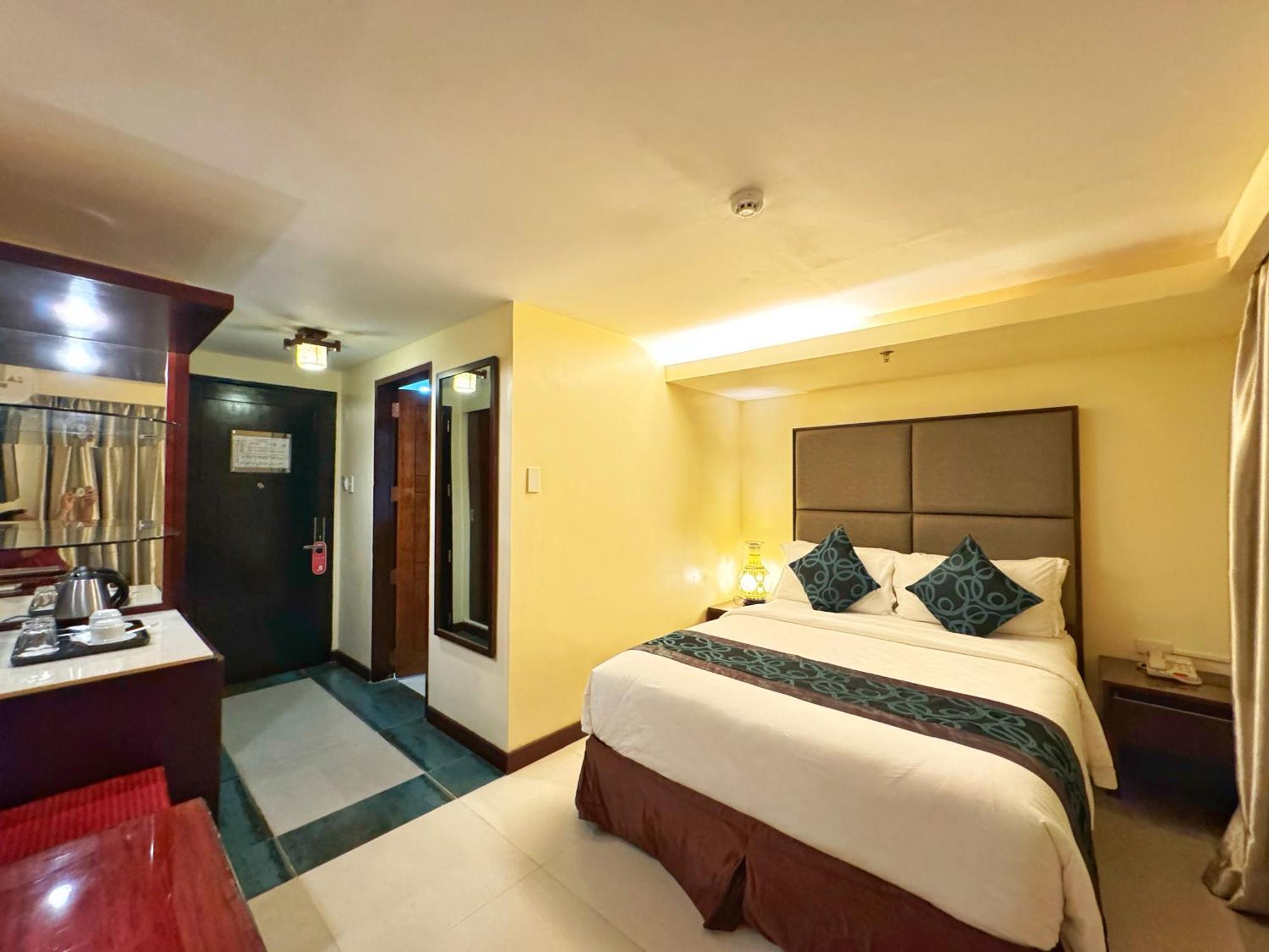 Golden Phoenix Hotel Boracay Manoc-Manoc ภายนอก รูปภาพ