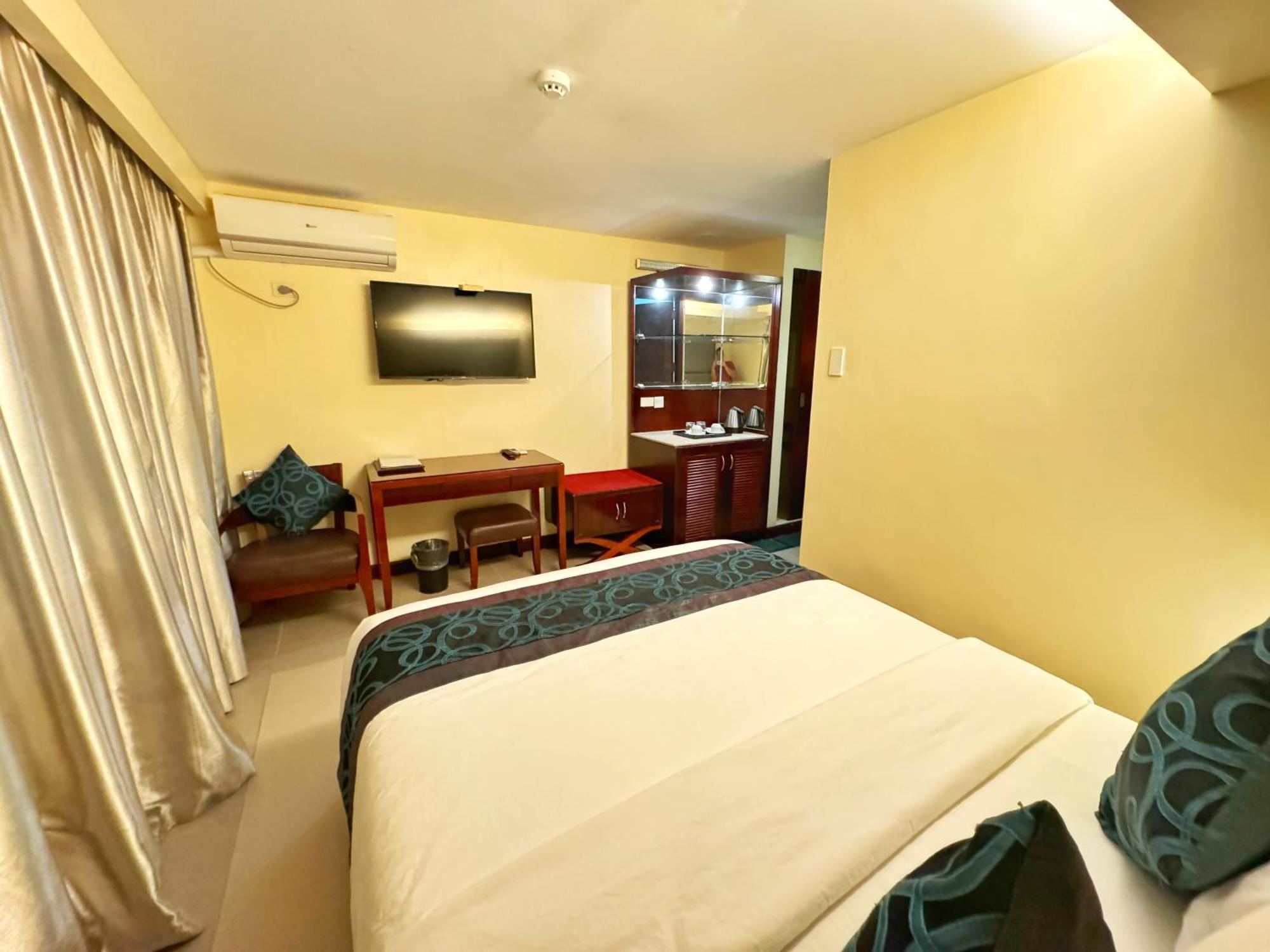 Golden Phoenix Hotel Boracay Manoc-Manoc ภายนอก รูปภาพ